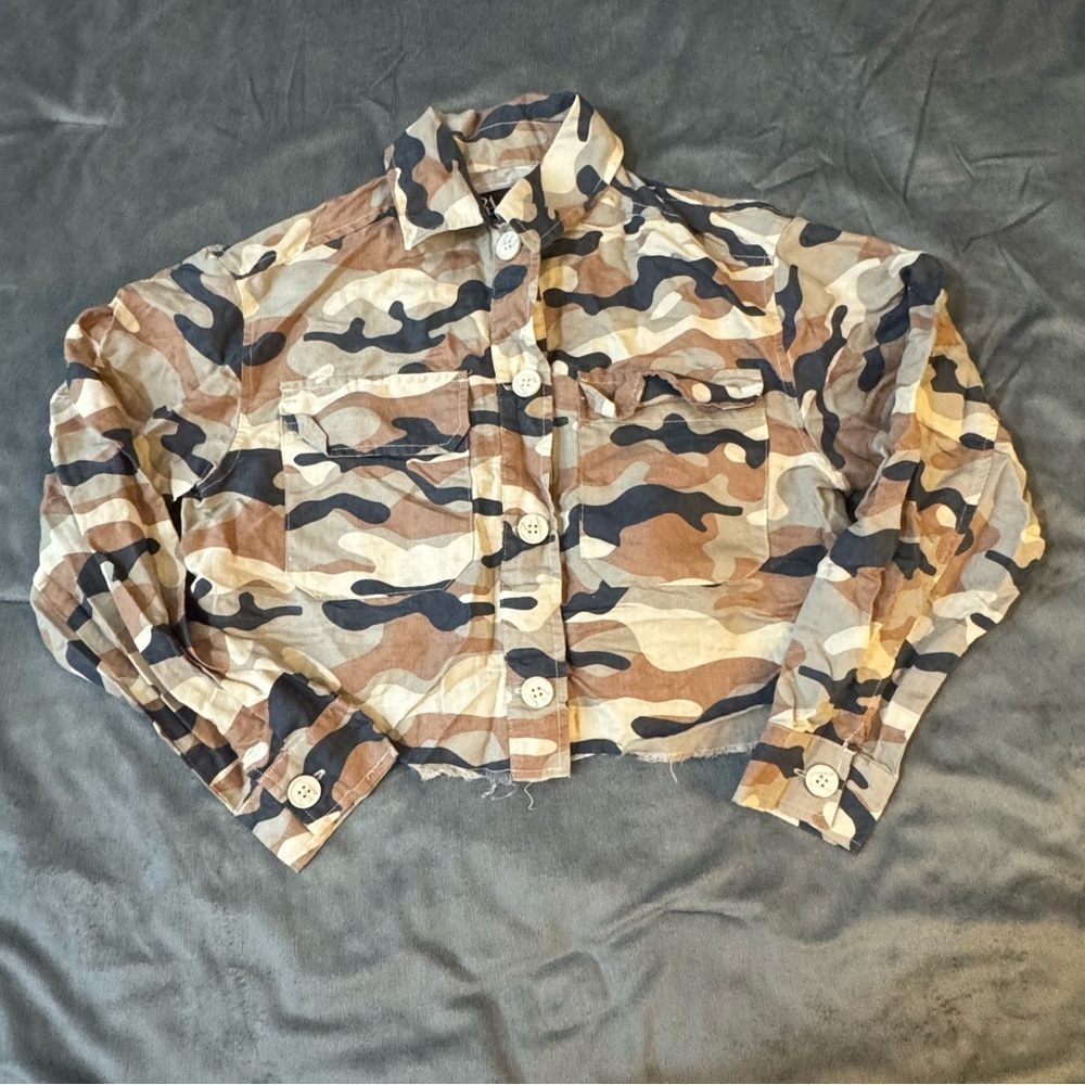 🌟5 for $25 | Zara Linen Blend Camouflage Pattern Crop

#1183